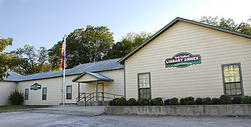 Charles J. Rike Memorial Library, Farmersville, Texas.