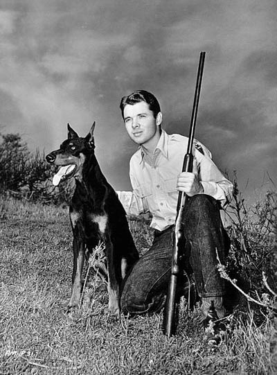 A casual photo of Audie Murphy