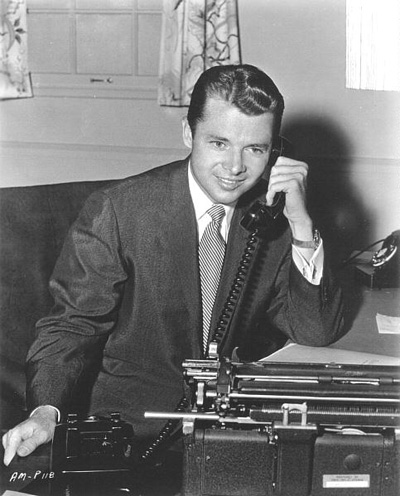 A casual photo of Audie Murphy