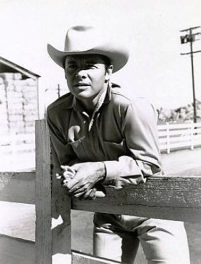 A casual photo of Audie Murphy
