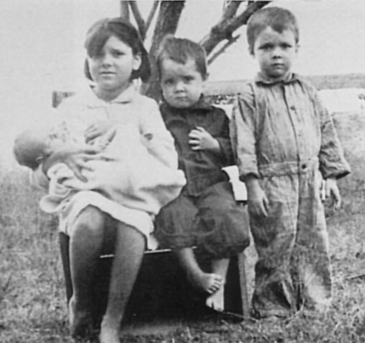 A childhood photo of Audie Murphy