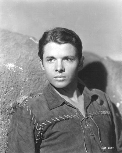 A portrait photo of Audie Murphy