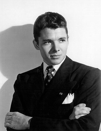 A portrait photo of Audie Murphy