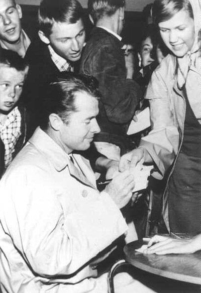 A publicity photo of Audie Murphy